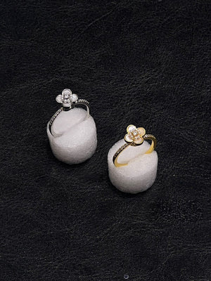 Mini Blossom Ring